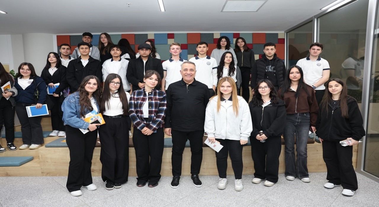 Üniversite ve yüksek lisans öğrencilerinin ulaşım masrafları Sultangazi Belediyesinden