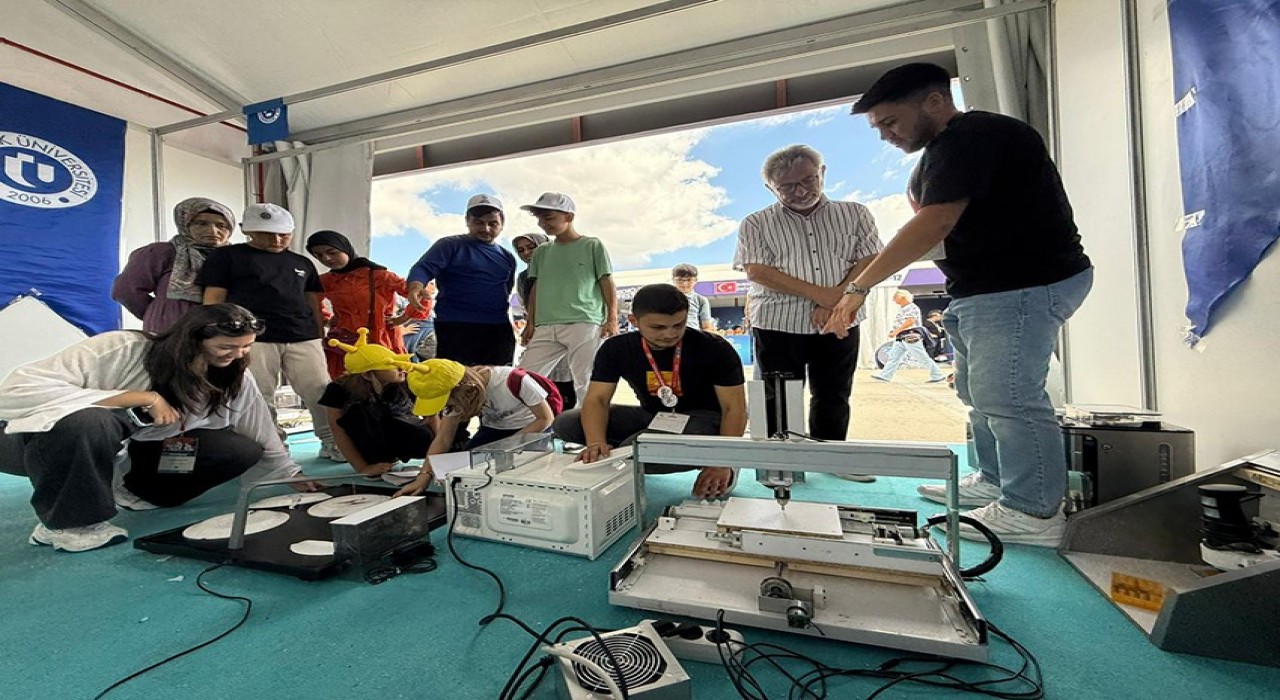 Uşak Üniversitesi TEKNOFEST 2025te ziyaretçilerini ağırladı