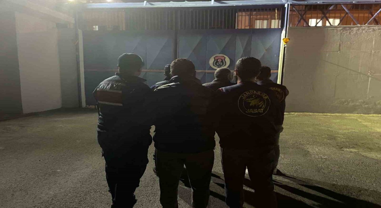 Uyuşturucudan aranan şahsın üzerinden yine uyuşturucu çıktı