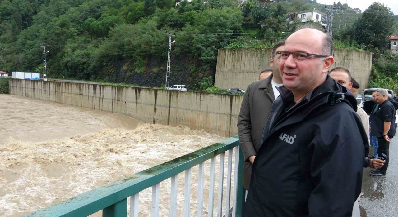 Vali Mehmet Fatih Serdengeçti: Giresunda sel ve heyelanlar nedeniyle 20 köye ulaşım sağlanamıyor