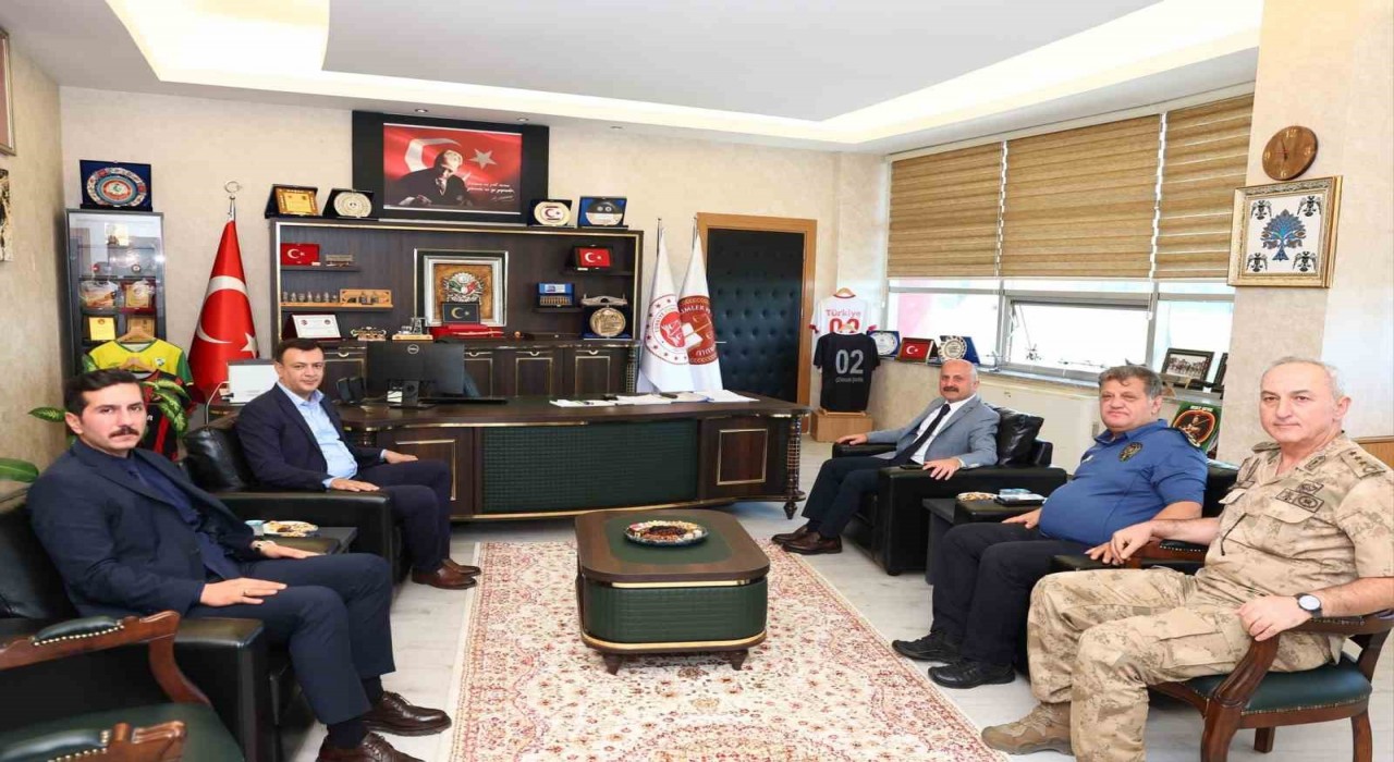 Vali Varoldan yeni adli yıl ziyaretleri