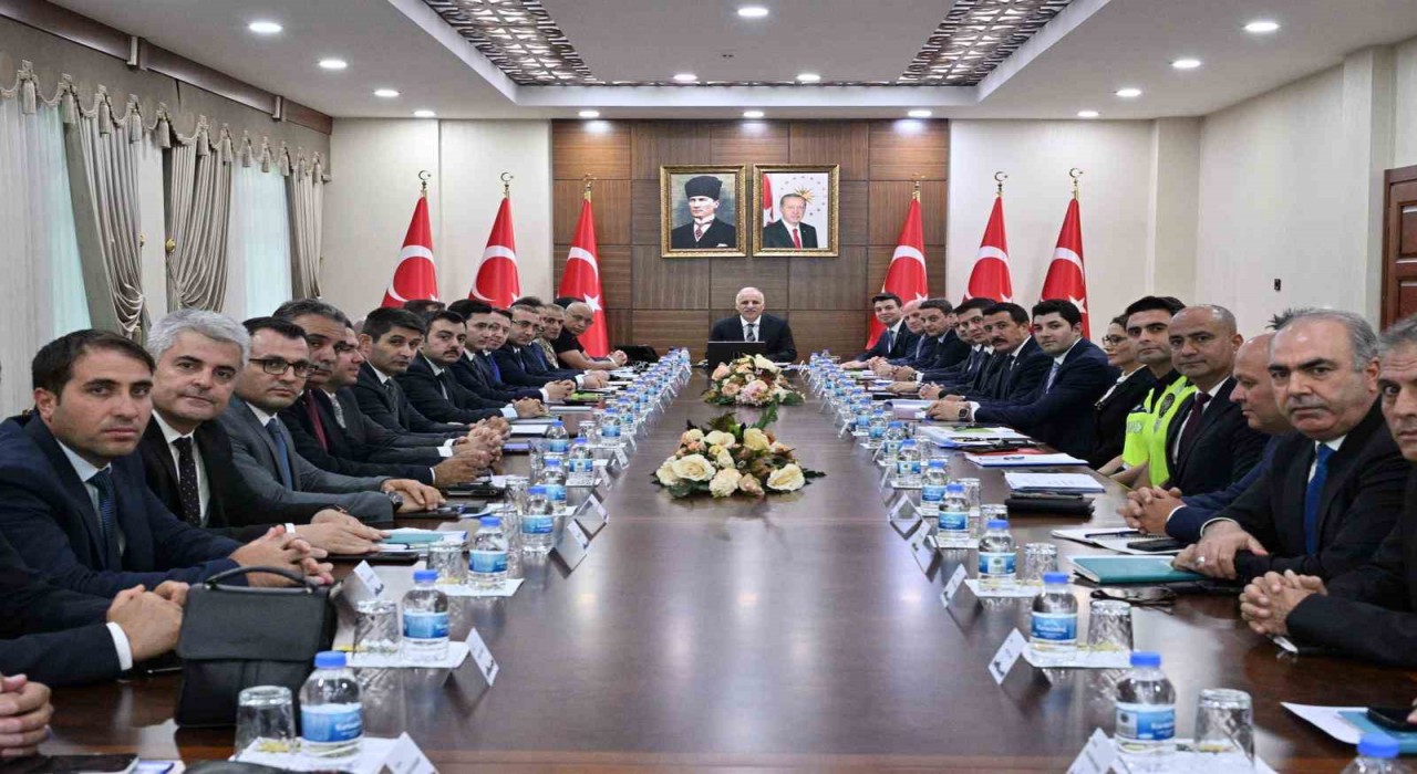 Vali Zorluoğlu: Eğitim, en öncelikli meselemiz