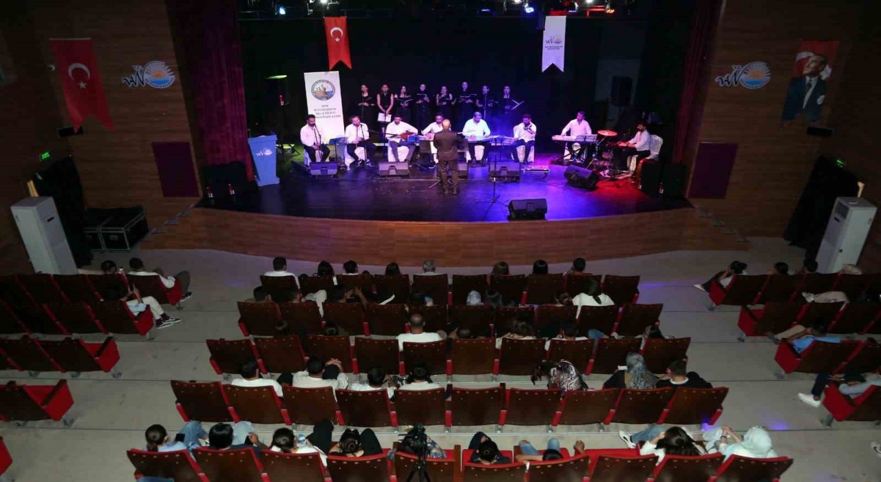 Van Büyükşehir Belediyesi Konservatuvarından Türk Halk Müziği ziyafeti
