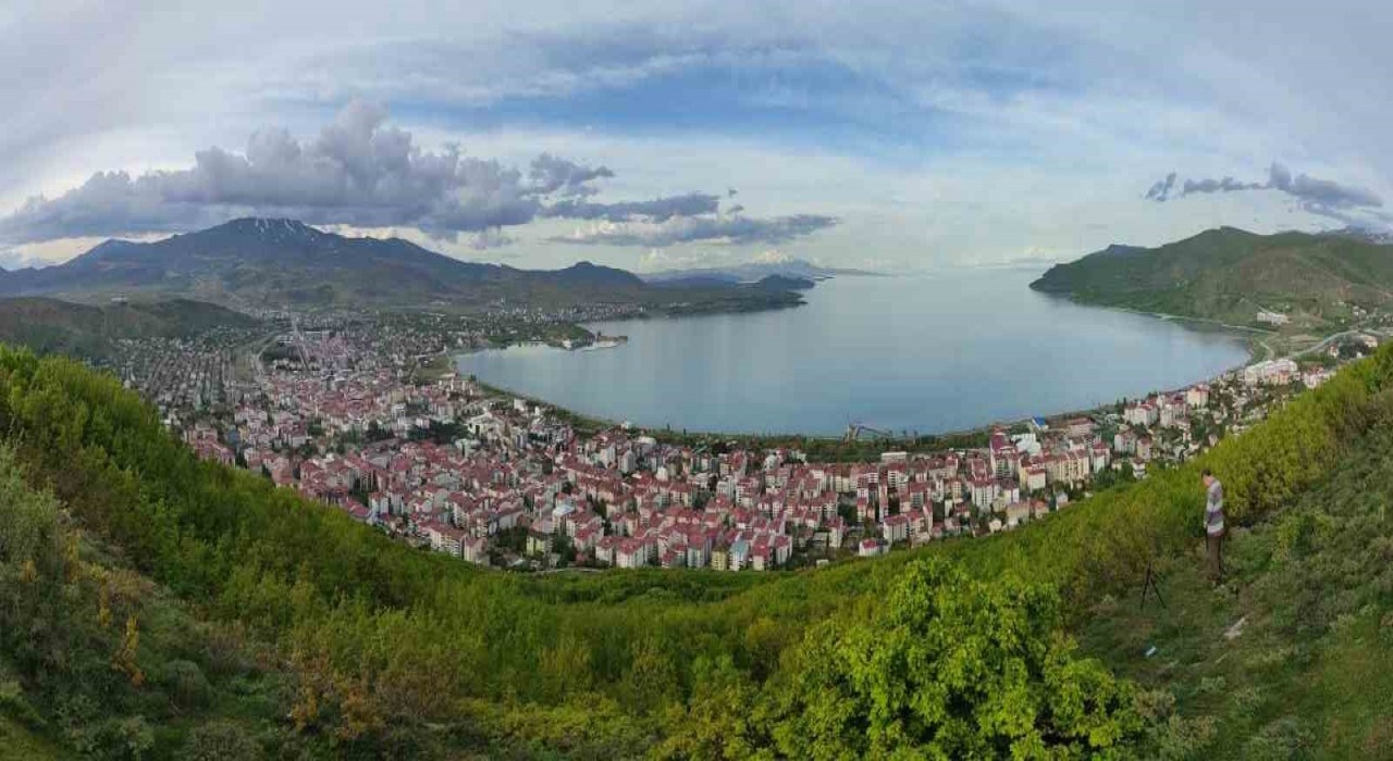 Van Gölünde su seviyesi düşüyor