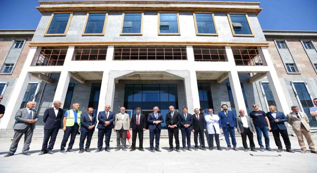 Van YYÜde sağlık ve eğitim yatırımlarında büyük hamle
