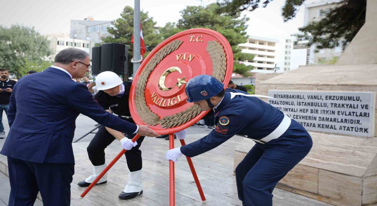 Vanda Gaziler Günü kutlandı