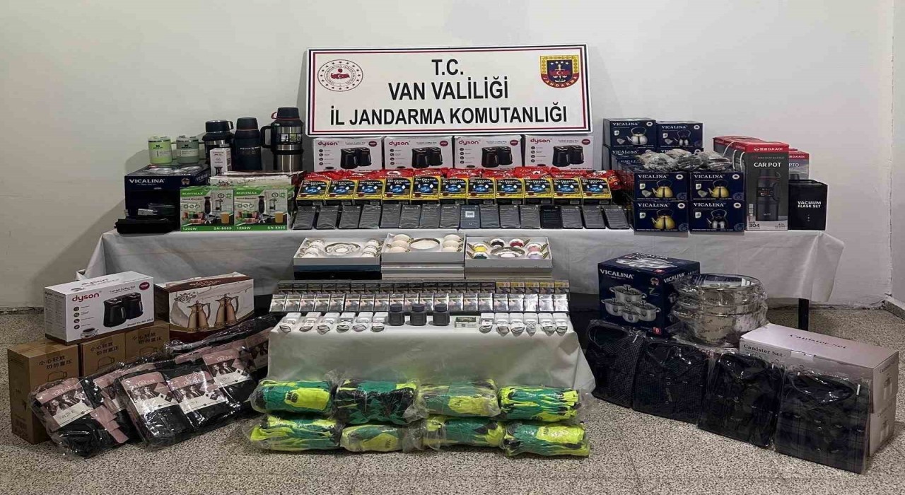 Vanda gümrük kaçağı malzemeler ele geçirildi