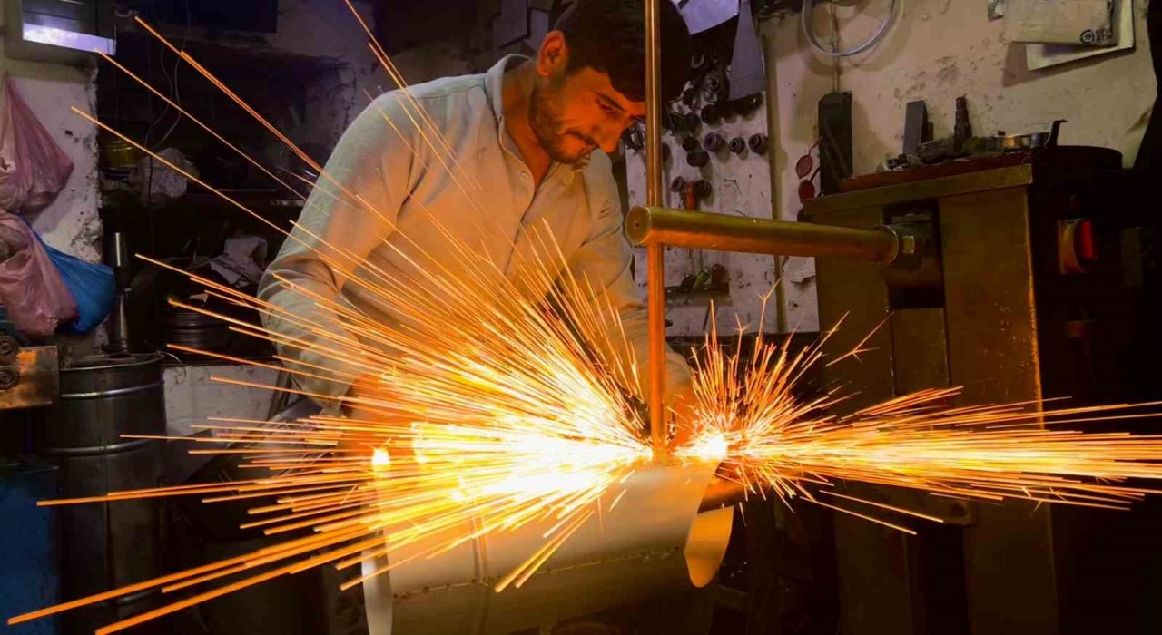 Vanda kış hazırlığı: Sobacılar çarşısında üretim hızlandı