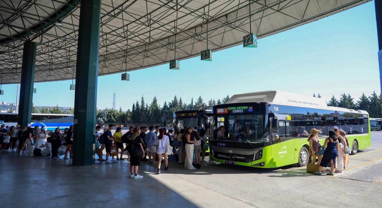 Vatandaşlar mavi bayraklı plajlara 800CK ile akın etti