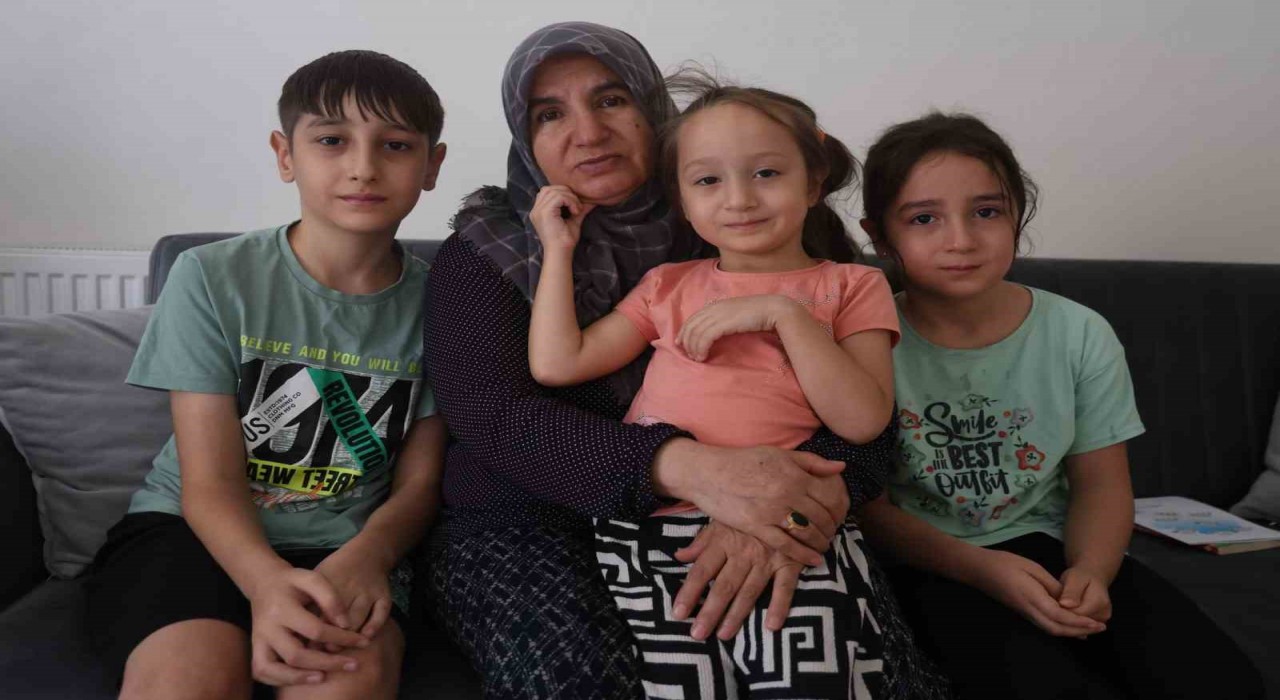 Vefakar anneanne; depremde vefat eden kızının ve damadının emaneti olan 3 torunuyla hayata tutundu