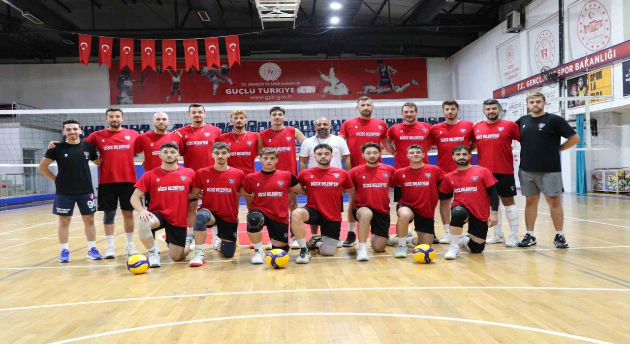Voleybol takımı yeni sezona hazırlanıyor