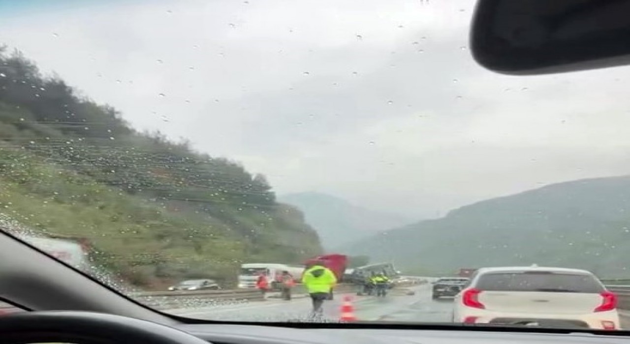 Yağış D-650de kazayı beraberinde getirdi