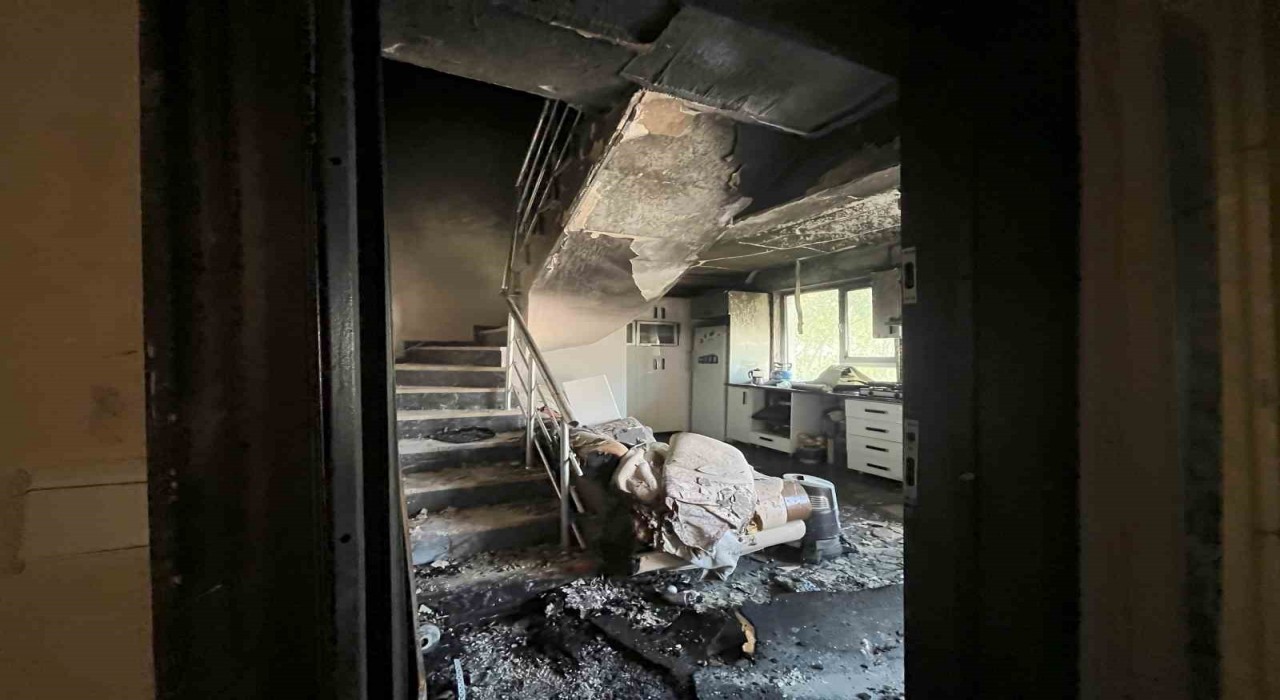 Yakıldığı iddia edilen dairedeki hasar görüntülendi