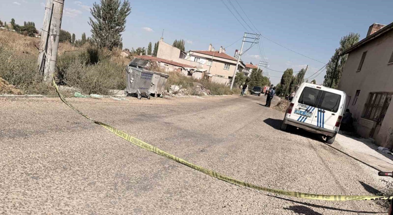 Yaktığı otların içerisine düşerek can verdi