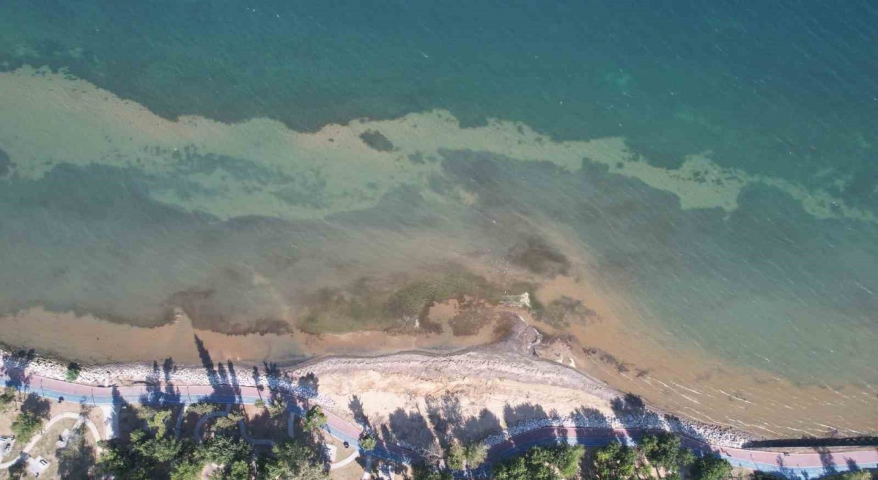 Yalovada deniz suyu 5 metre çekildi