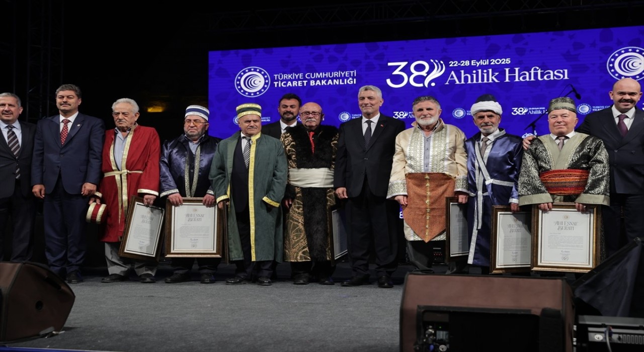 Yarım asırlık süpürge ustasına ahilik beratı