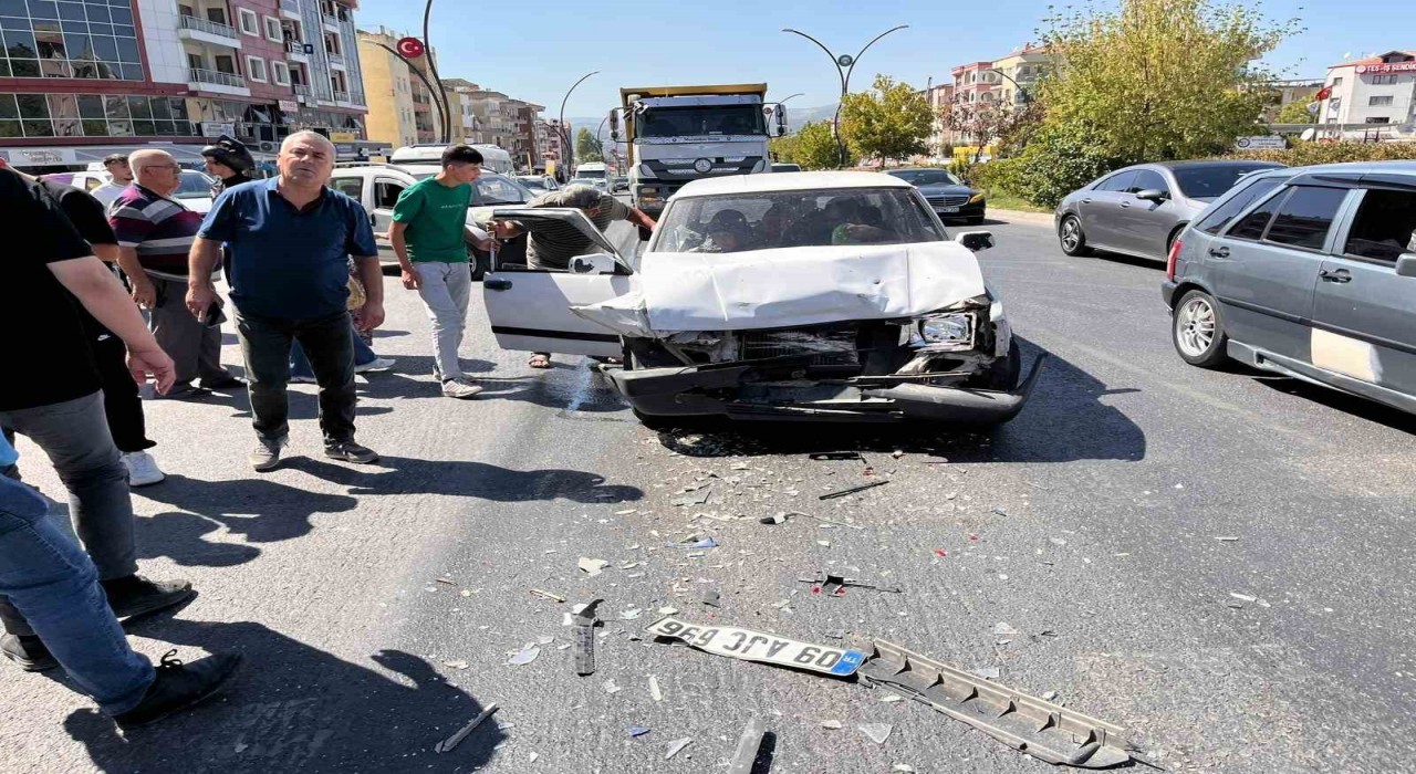 Yatağanda trafik kazası: 3 yaralı