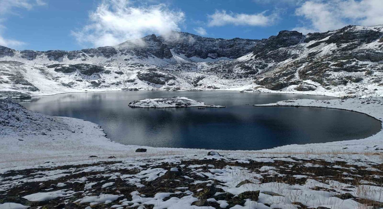 Yedigöllerde muhteşem kar manzarası