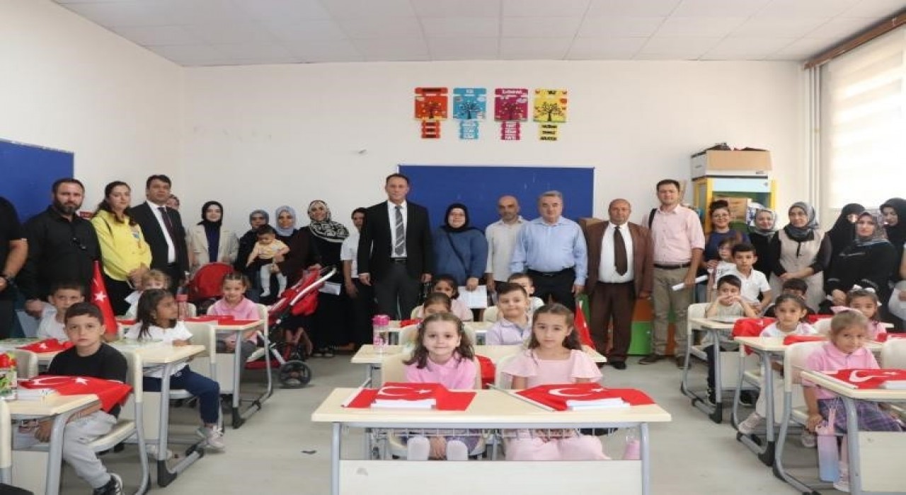 Yeni eğitim yılında Kaymakam Öztürk öğrencilerle buluştu