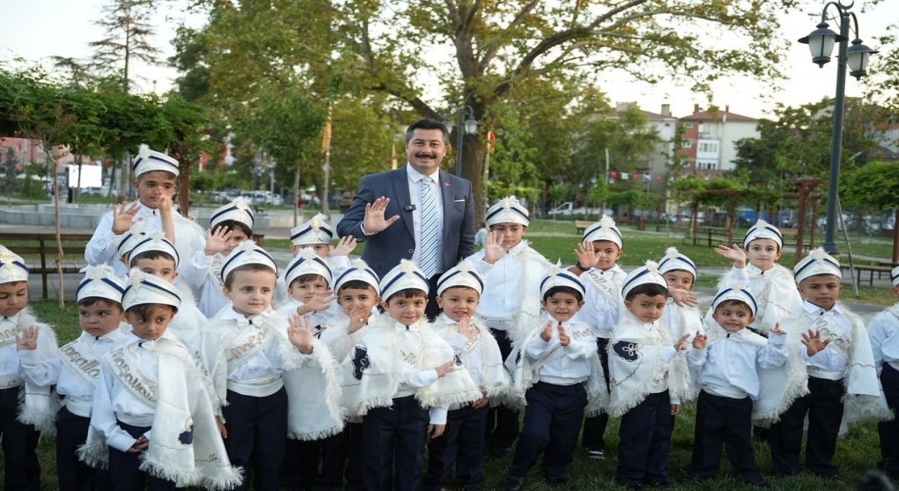 Yenişehir Belediye Başkanı Ercan Özel: Beşikten mezara kadar yanınızdayız