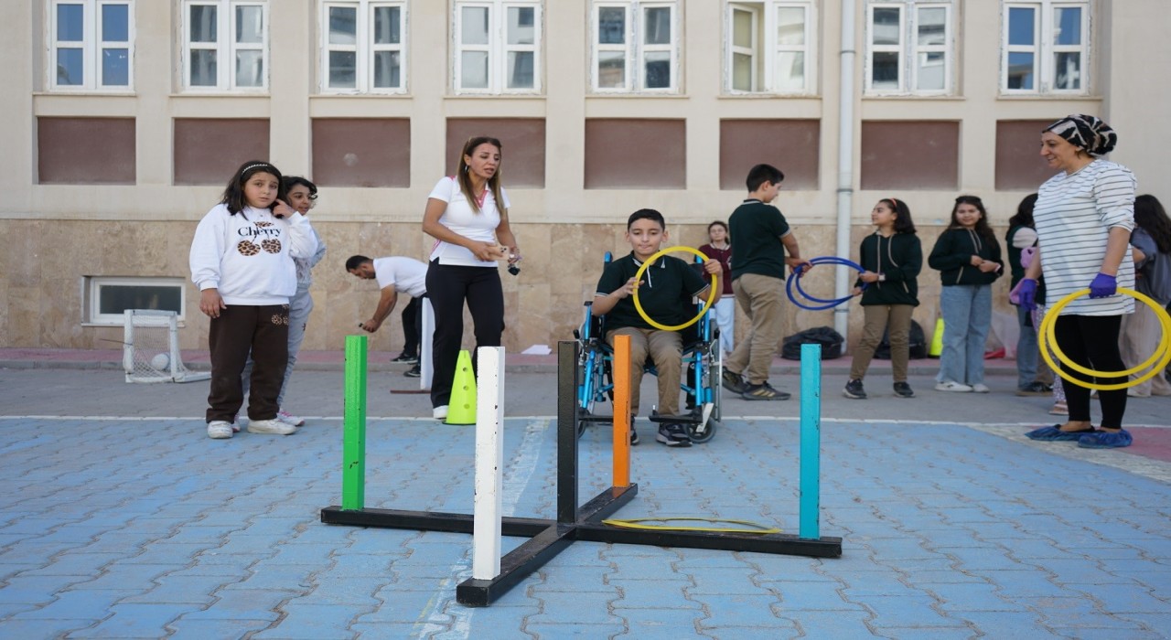 Yeşilyurtta spor eğitimi okul bahçelerine taşınıyor