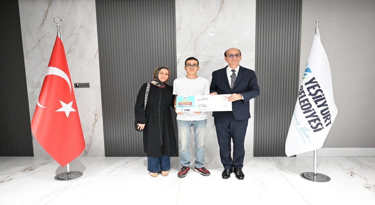 Yeşilyurtta YKSde ilk 2 bine giren öğrencilere ödül