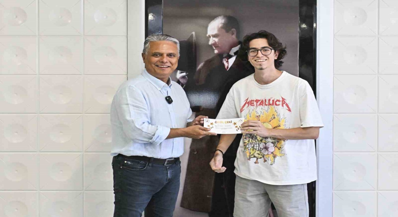 YKSde başarılı olan MURGEMin öğrencileri ödüllendirdi