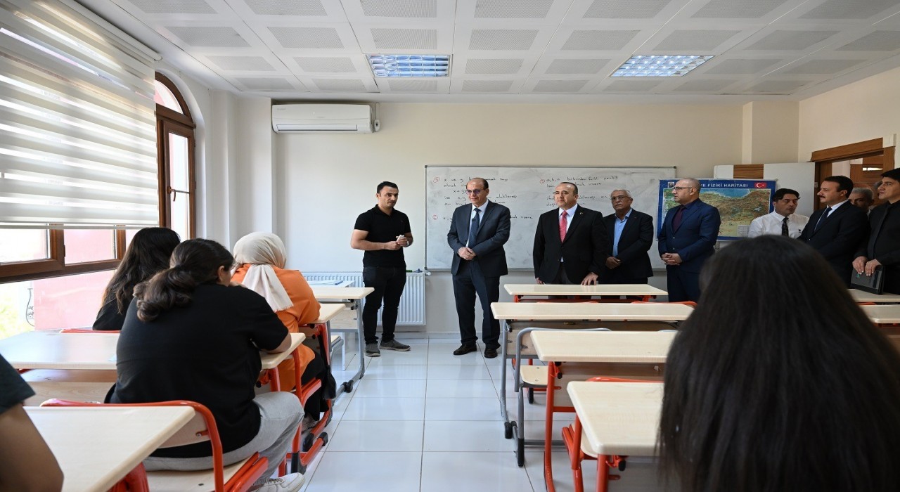 YKSde dereceye giren öğrencilere 10 bin TLye kadar destek