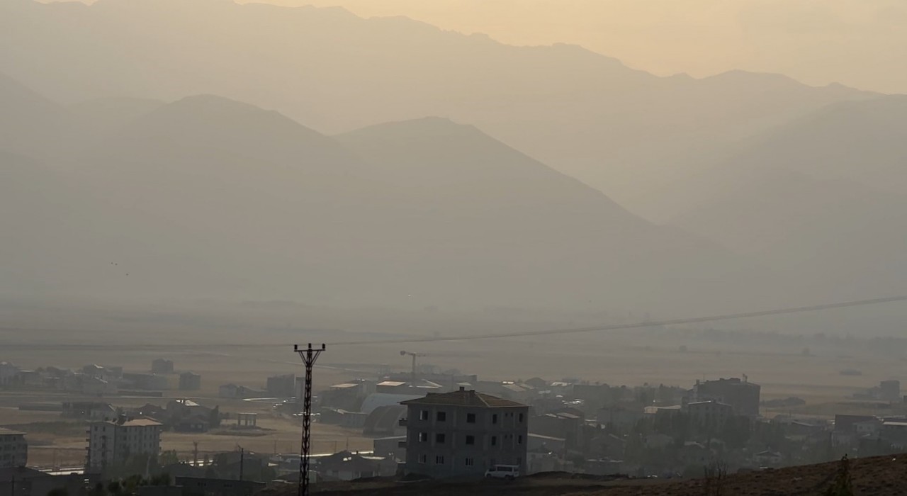 Yüksekovada toz bulutu etkili oldu