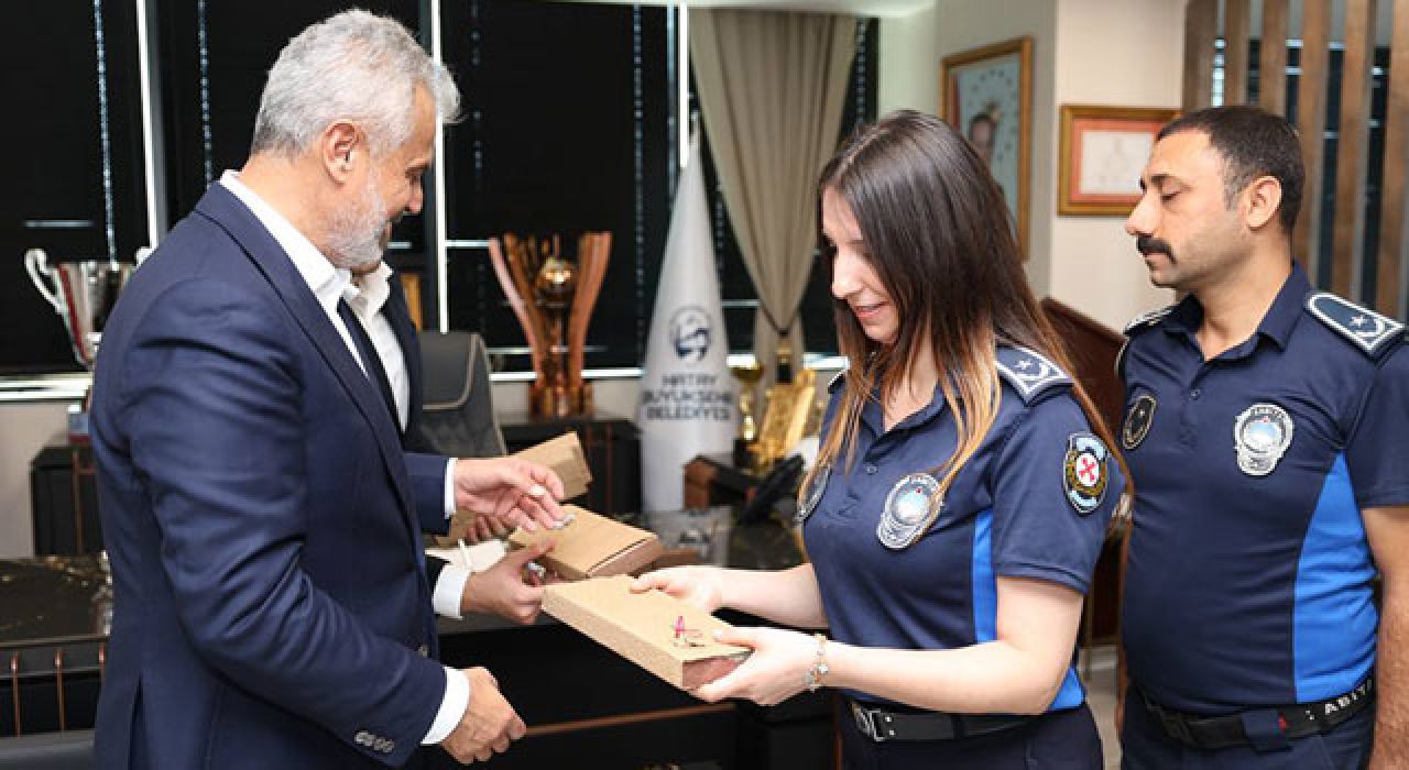 Zabıtalar, HBB Başkanı Öntürk’ü Ziyaret Etti