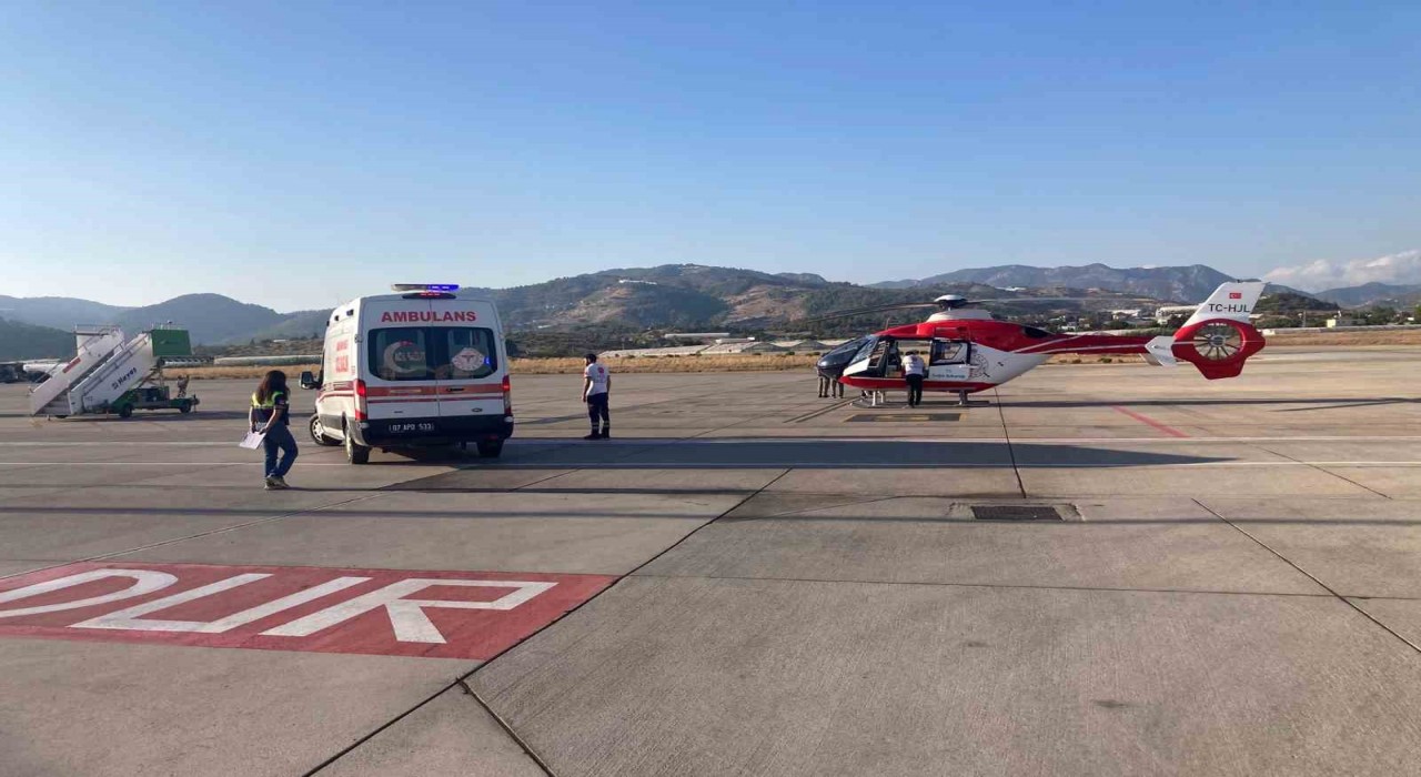 Zatürre teşhisi konulan bebek ambulans helikopterle sevk edildi