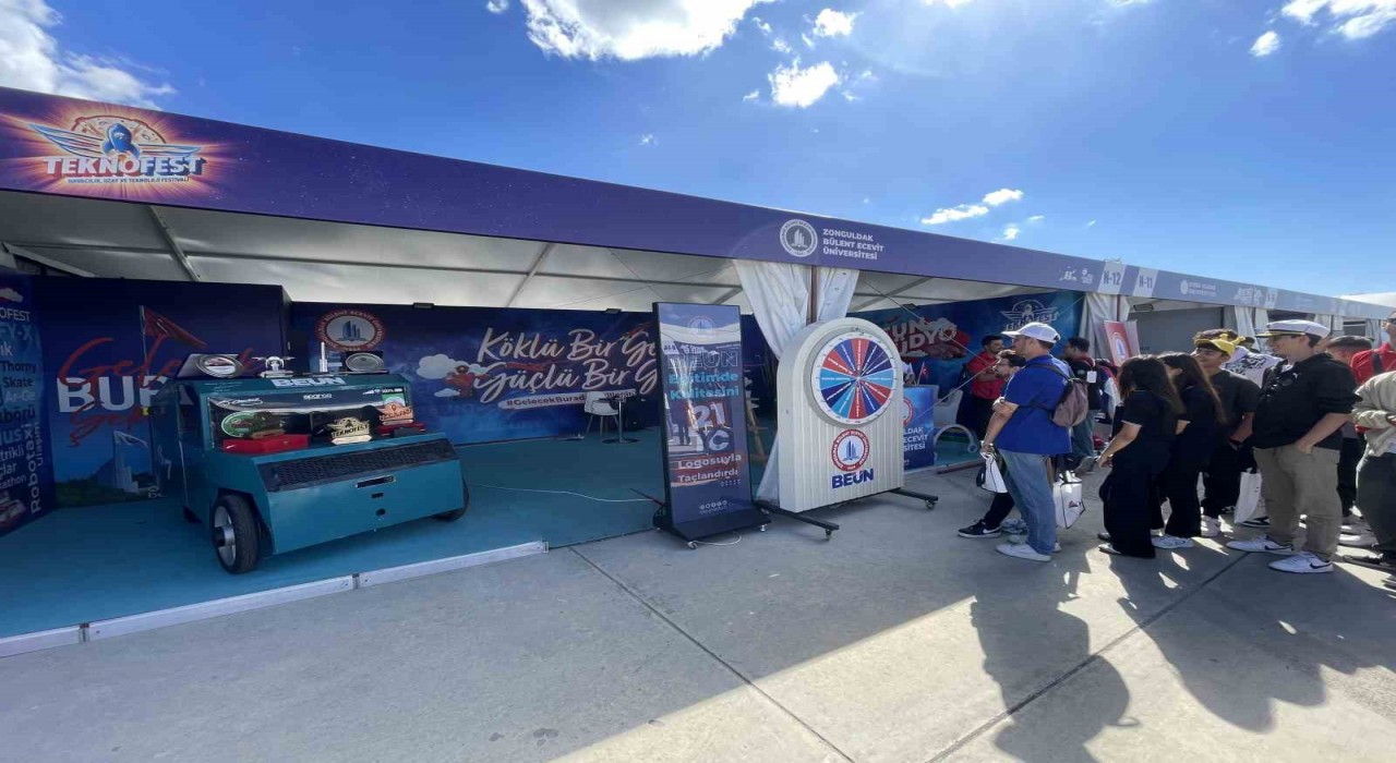 ZBEÜ OVAT Takımı Teknofest Robotaksi Binek Otonom Araç Yarışmasında 7nci oldu