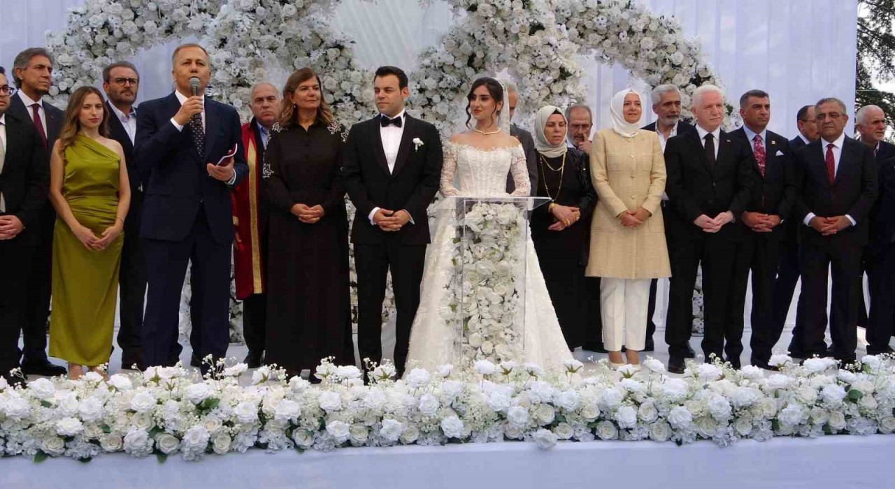 Zorluoğlu ve Gökmen ailelerin mutlu günü: Diyarbakır Valisinin oğlu dünyaevine girdi