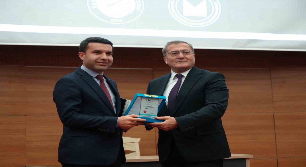 151 tez yazısının yarıştığı 6. Muhammed İhsan Oğuz Araştırma Ödülleri sahiplerini buldu