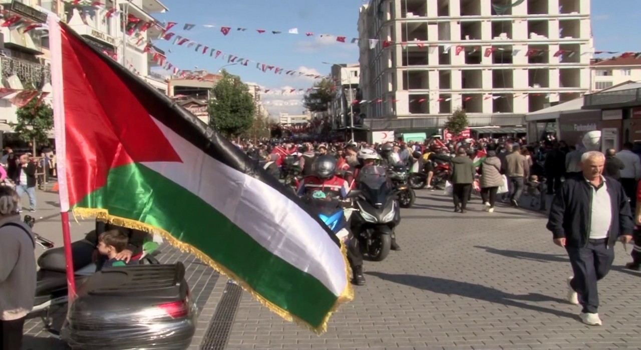 2 bin motorcu Gazzedeki zulme dikkat çekti