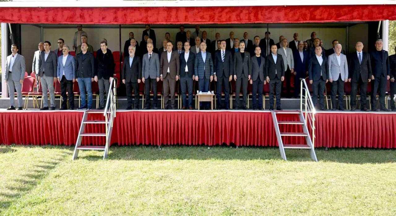 20. Uluslararası Turgut Özal Karakucak Güreşleri görkemli başladı