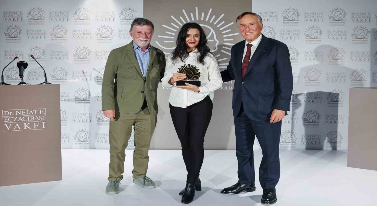 2025 Beyhan Eczacıbaşı Ödülü Koray Avcı Çakmanın oldu