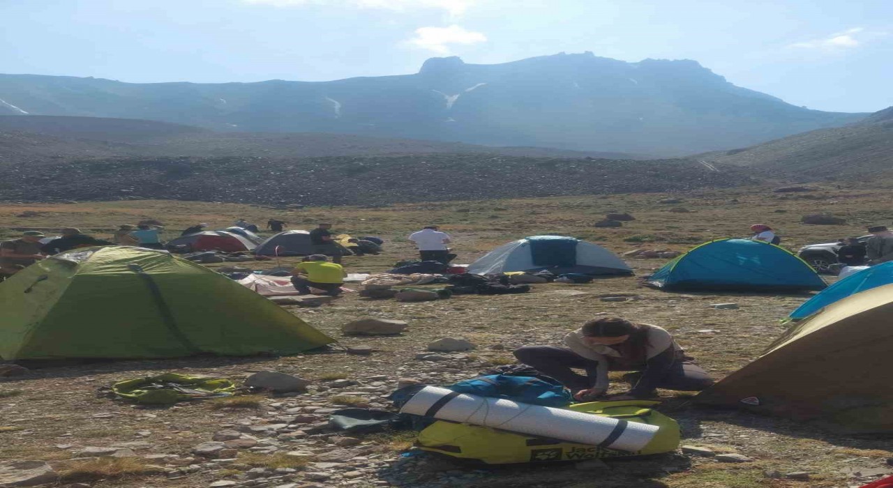 29 Ekim Erciyes Dağı Cumhuriyet Tırmanışına 84 dağcı katılacak