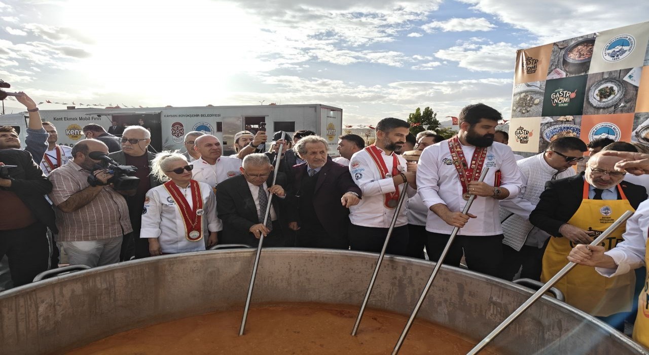 3. Kayseri Gastronomi Günlerinde 1 ton ‘pastırmalı kuru fasulye