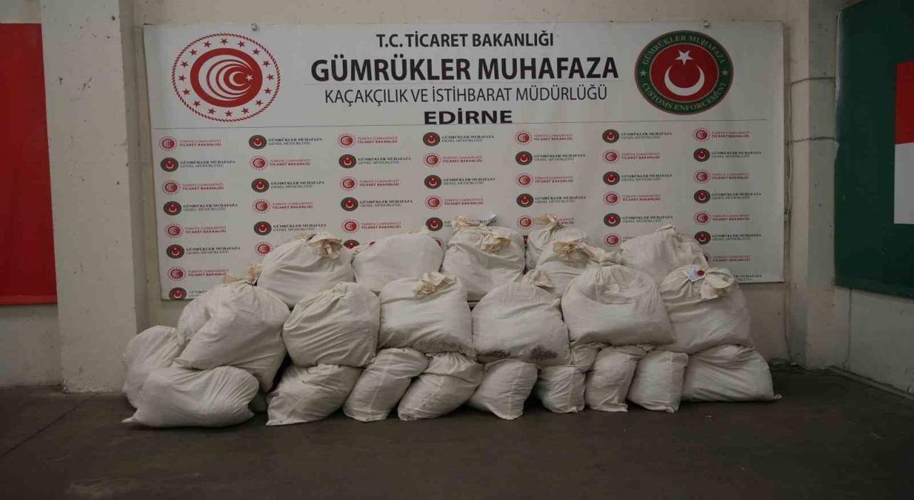 319 milyon TL değerindeki 525 kilo uyuşturucu Kapıkulede sergilendi