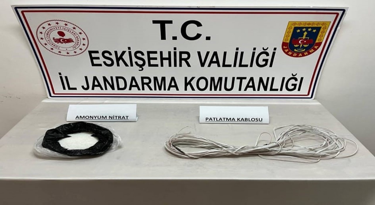 3üncü derece sit alanında kazı yapan 2 şahıs jandarma tarafından suçüstü yakalandı