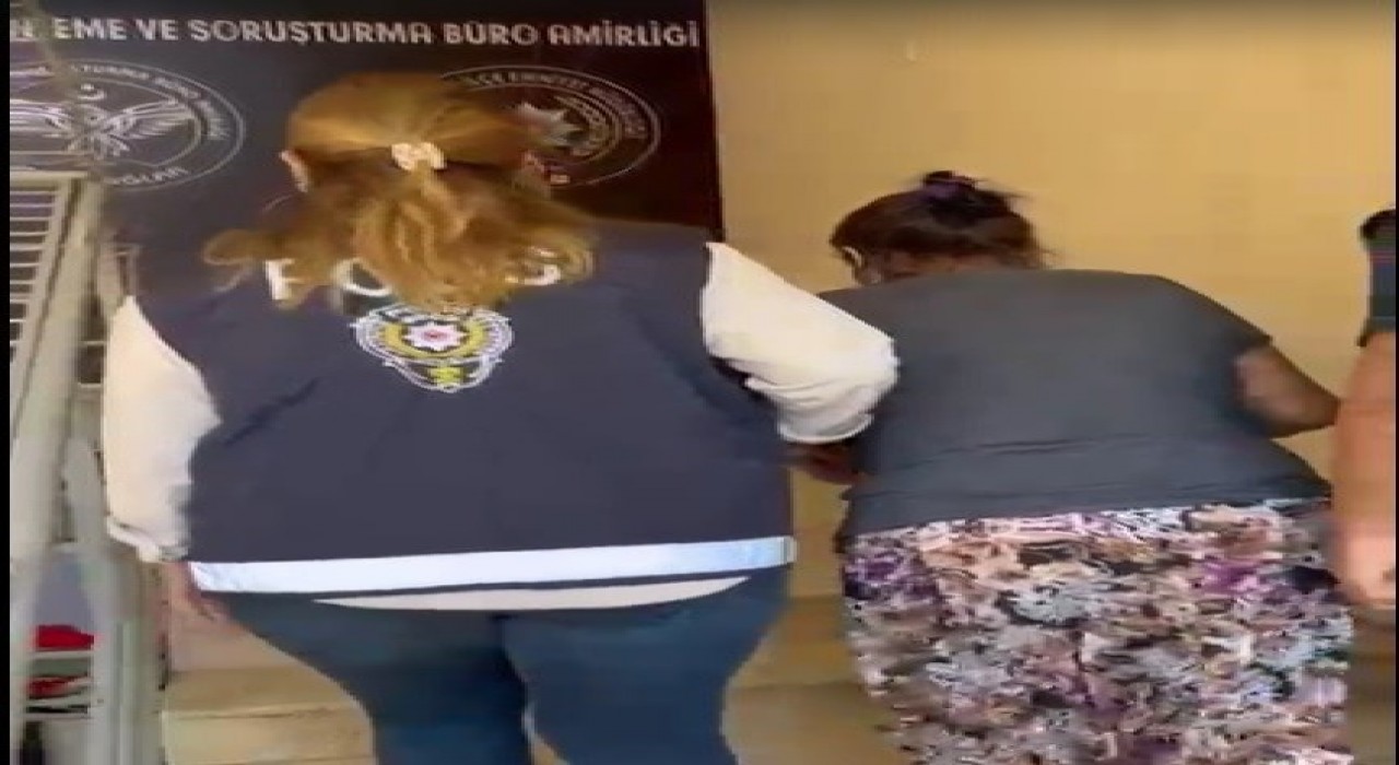 5 farklı adrese taşındı, şal ve maskeyle gizlenmeye çalışırken yakalandı