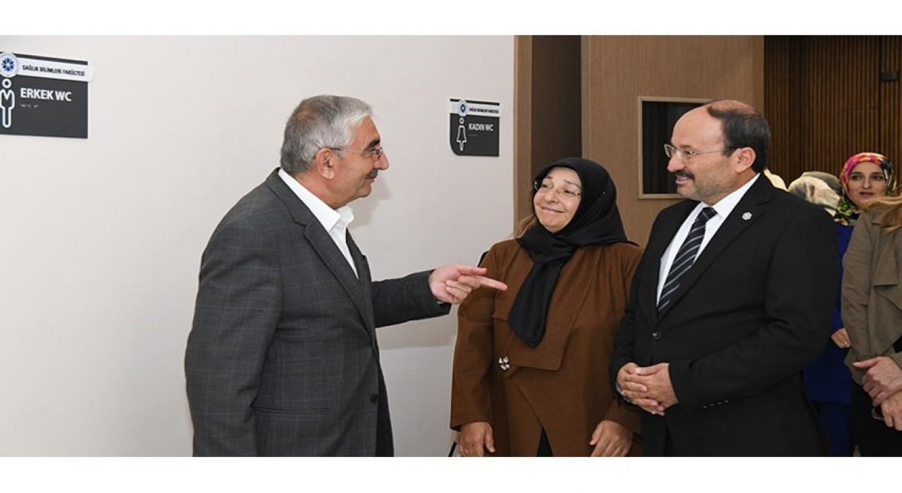 60+ Tazelenme Üniversitesinin ilk dersinde Gazzeye dikkat çekildi