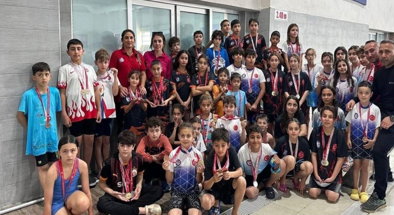 7den 70e Cumhuriyet coşkusu: Bayram onuruna kulaç attılar