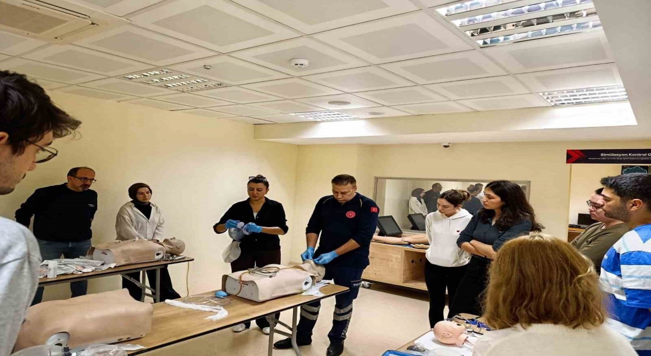 Acil Oryantasyon Sempozyumu eğitiminin 2nci oturumu gerçekleştirildi