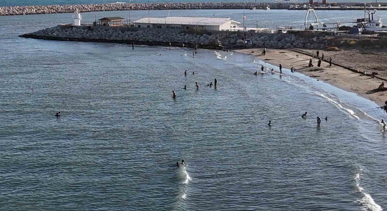 Adanada ekim ayında deniz keyfi