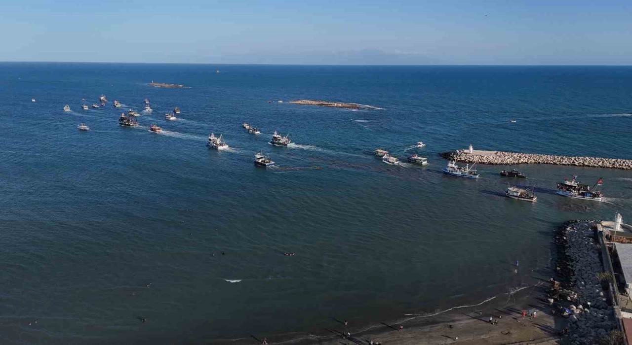 Adanada tekneler Küresel Sumud Filosuna destek için Akdenize açıldı