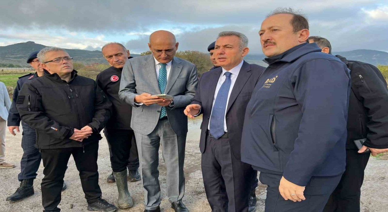 AFAD Başkanı Pehlivan ve Vali Elbandan Foçada açıklama