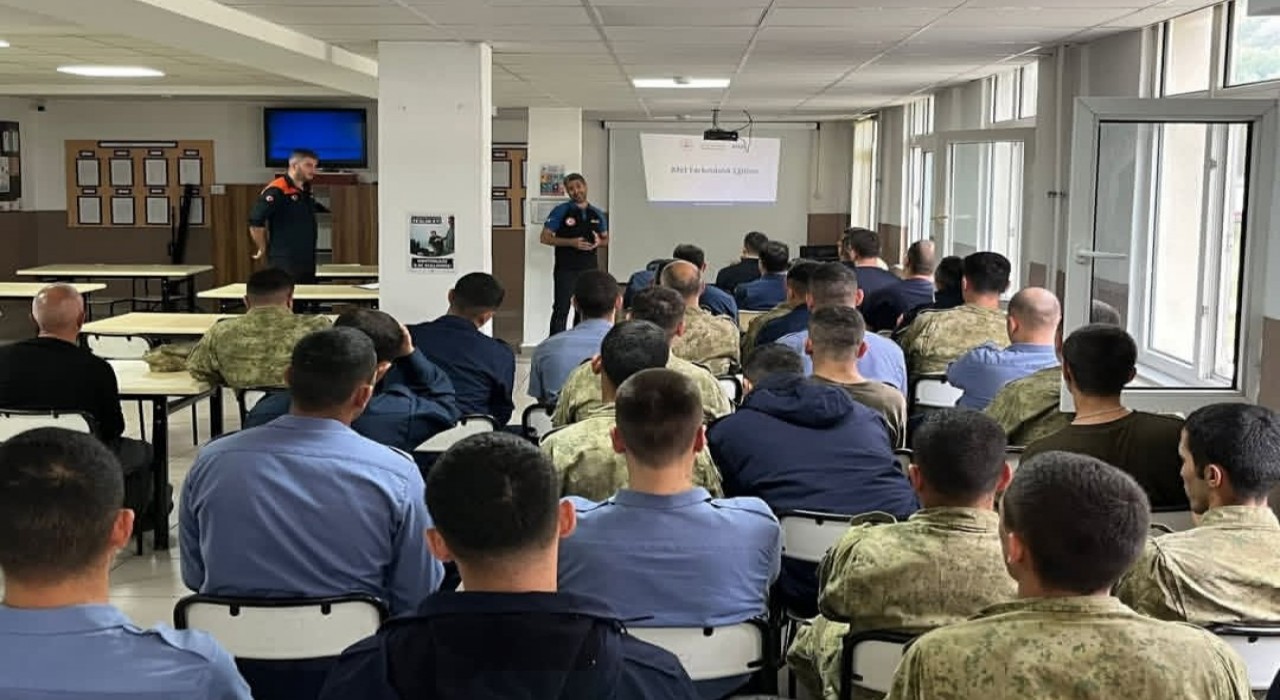 AFADdan Deniz Kuvvetleri personeline afet eğitimi