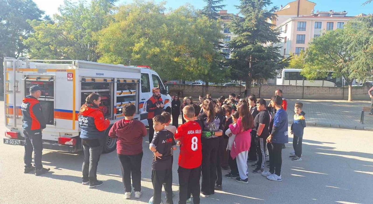 AFADdan öğrencilere afet ve yangın eğitimi